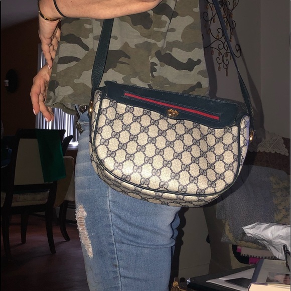 Authentic Gucci Monogram Crossover Bag - Picture 8 of 10